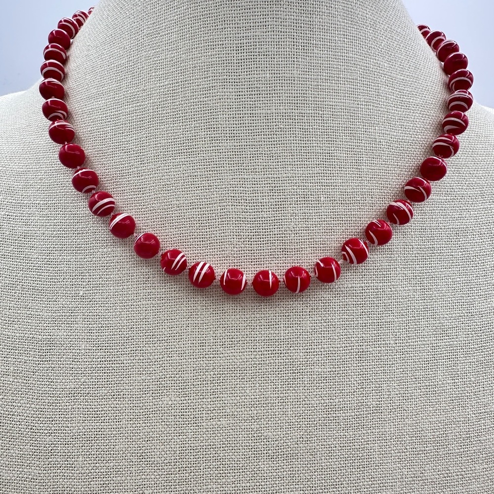 Vintage 80s Red White Swirl Bead Choker Necklace Retro Plastic Jewelry